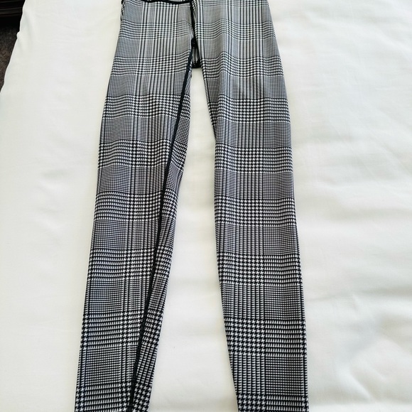 Peloton x WITH Topsy Turvy High Rise Reversible Leggings XS - Picture 10 of 10